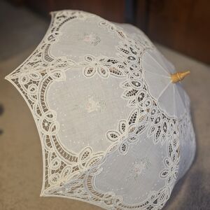 Vintage Elegant Lace Parasol with Floral Embroidery